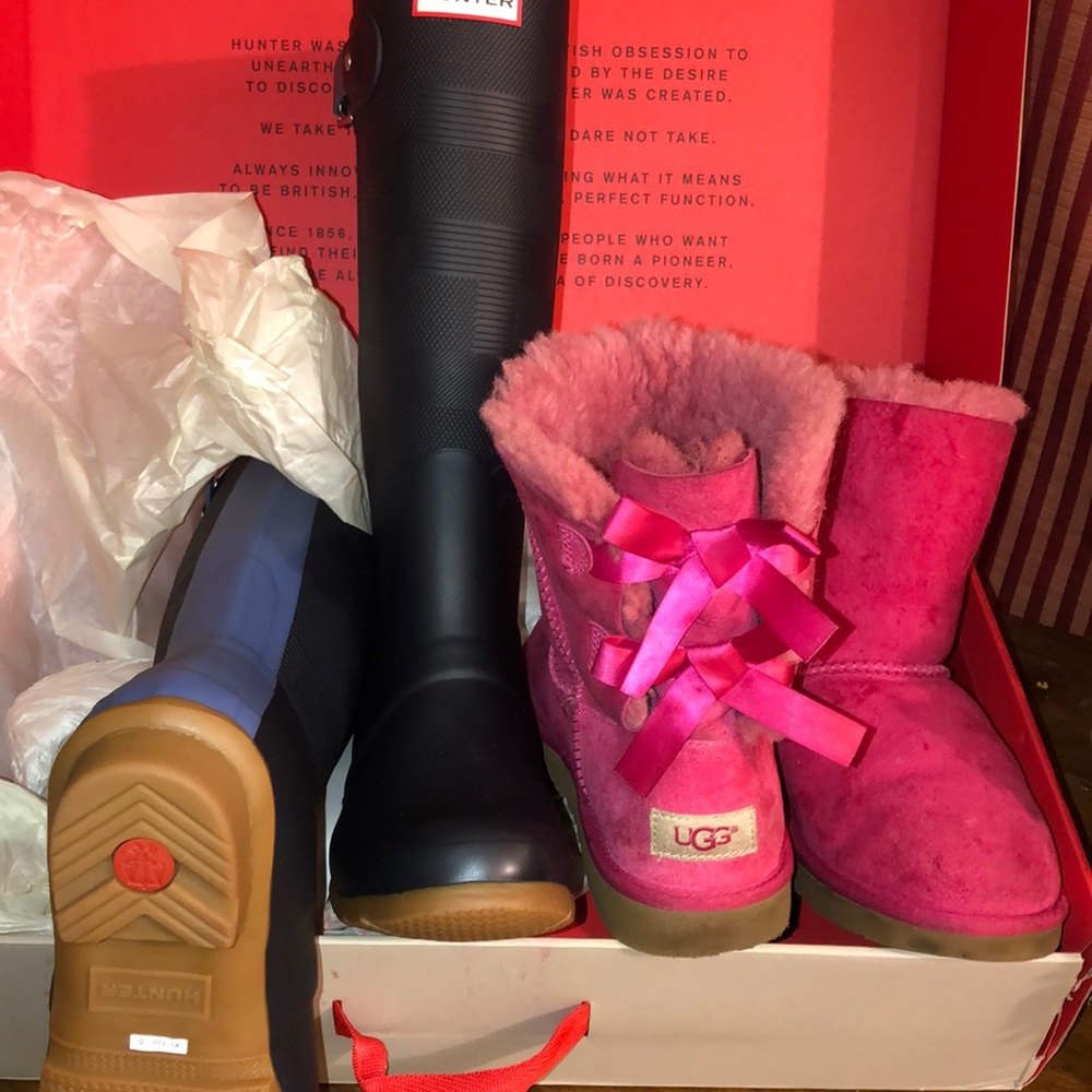 Two items bundle: ugg Australia Bailey now and Hunter rain boots
